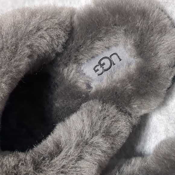 UGG Scuffette II Black Suede Slippers Womens Size 8 - Picture 7 of 9